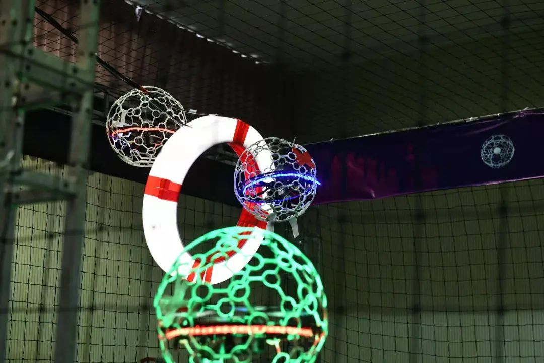 无人机也能踢足球？一群高手云集杨浦就是为了……