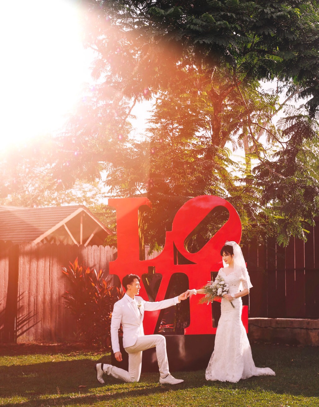 前台湾偶像组合成员婚纱照一出：原来这就是现实中王子公主般爱情