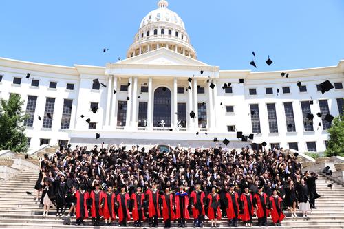 民办二本大学，分数这么高，是因为学校在北京吗？