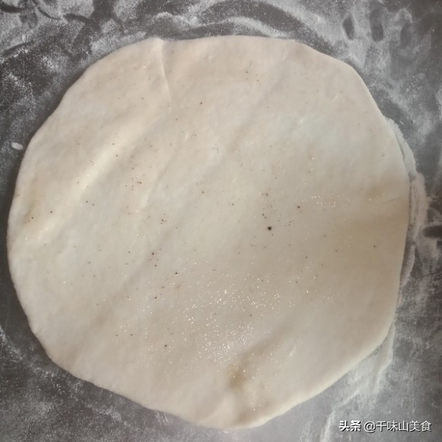 家常大饼怎么烙能酥,两个方法教你烙最柔软的大饼