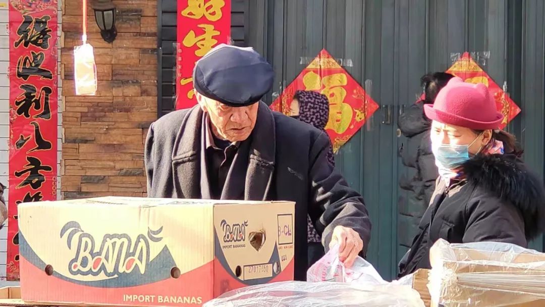 疫情下的县城夜晚照片真实,疫情时期农村的真实生活