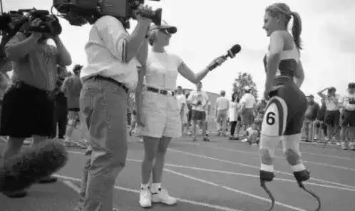 因为卫生棉条被截肢,女星因为卫生巾截肢