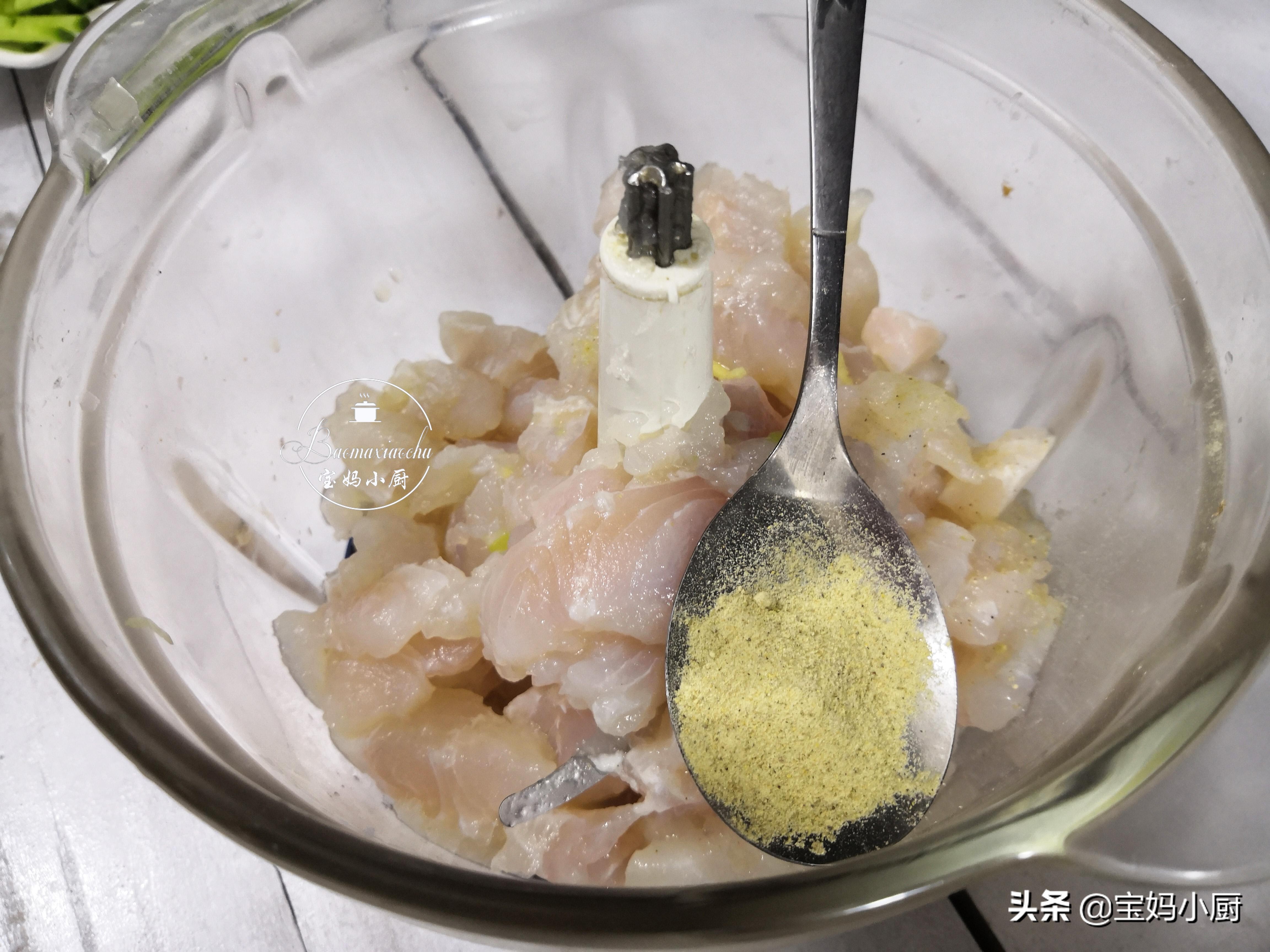 做鱼丸加蛋清和生粉还是打不上劲,鱼丸的制作方法一定要加蛋清吗