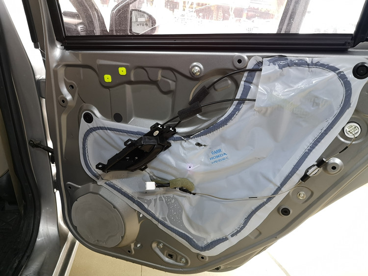 本田锋范换了大屏幕音响音效调节,本田锋范音响改装推荐