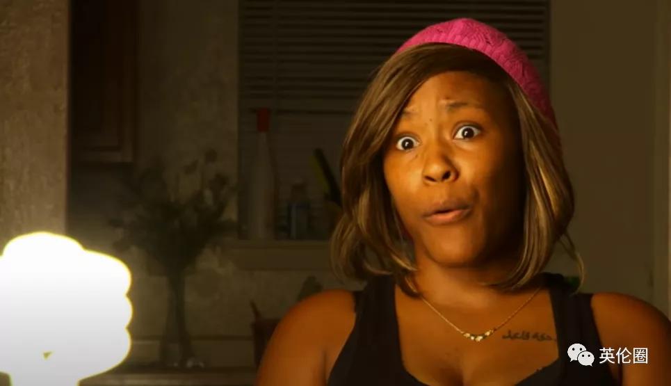 她逼全家120s洗完澡，给孩子吃过期肉...男友：我还是爱她