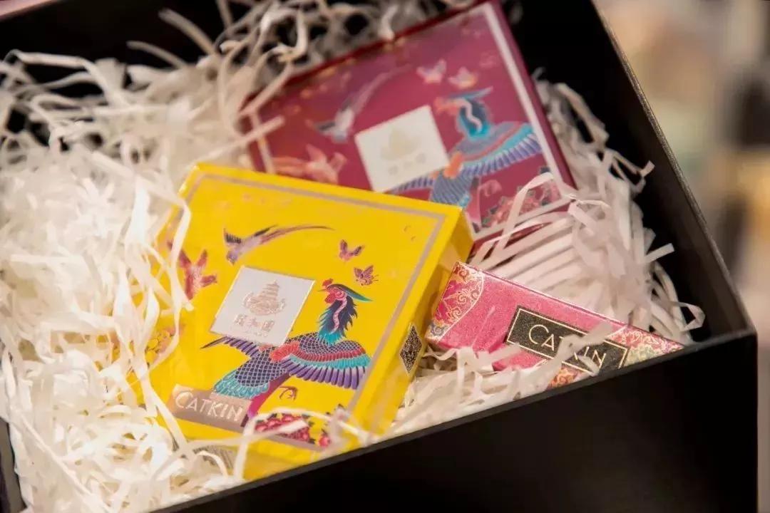 店播+快时尚+网红场景=业绩20万/店/天“调色师”这么玩不火才怪