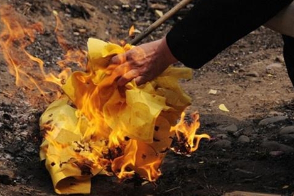 老人烧五七烧衣服有什么讲究,老人烧五七都需要烧什么东西