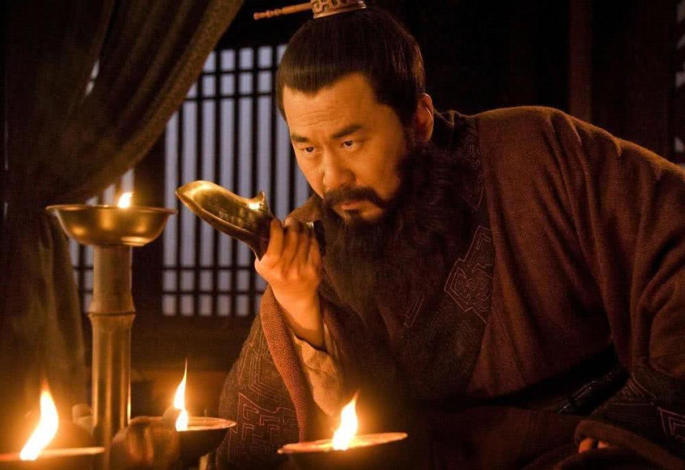 情节雷人、删减剧情、角色塑造夸张，新《三国》为何还不跌落神坛