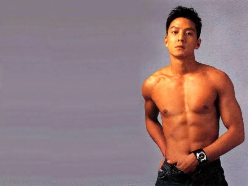 亲爱的热爱的韩商言腹肌,韩商言露出全部腹肌