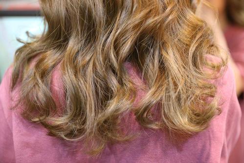 染头发后多久才可以烫发呢,染头发后多久可以烫发