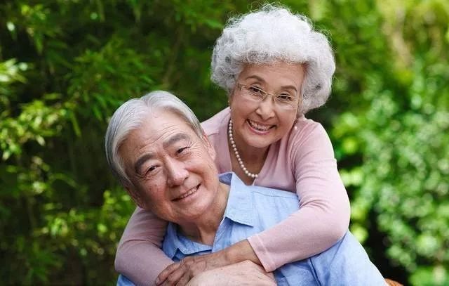 优德名品汇--养颜健体，当选印尼原盏进口燕窝