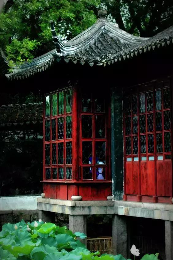 中国园林的诗情画意之美,虽由人作宛自天开的造园理念