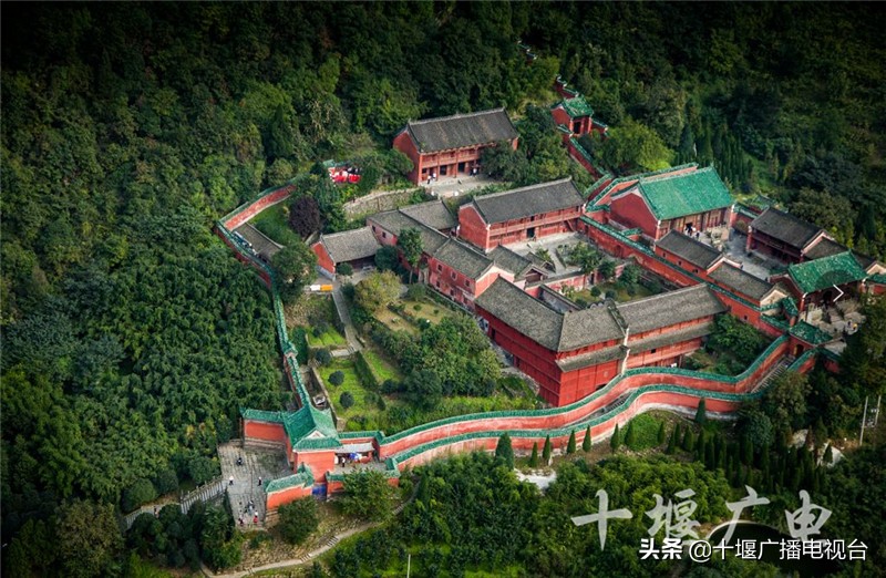 武当山景区实行分时段实名制预约，购票操作指南看这里！