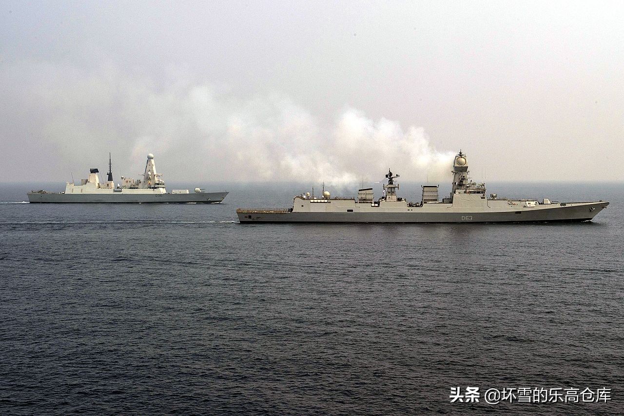 用最少的乐高积木拼一艘军舰,中国积木军舰moc拼装视频