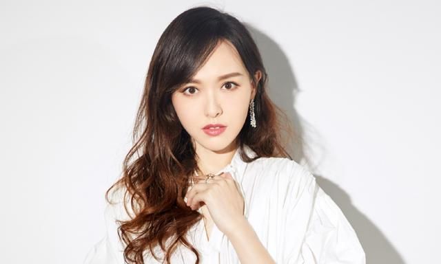 女生脸上有三个缺点会越来越好看,女孩子脸上有这3个特征