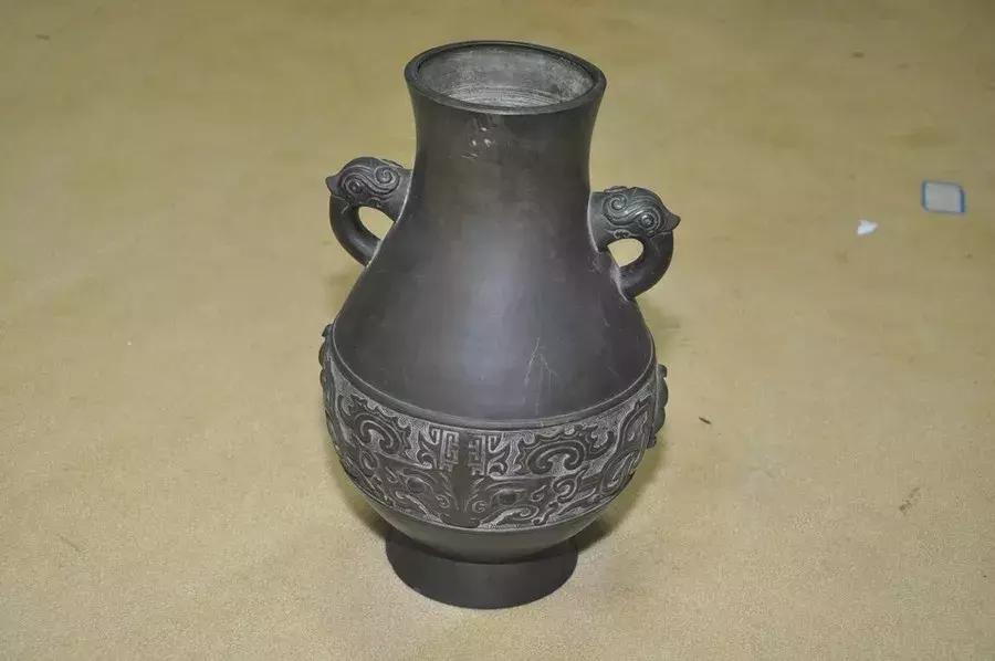 副厅长的表：原价1030万、估价800万、起拍720万