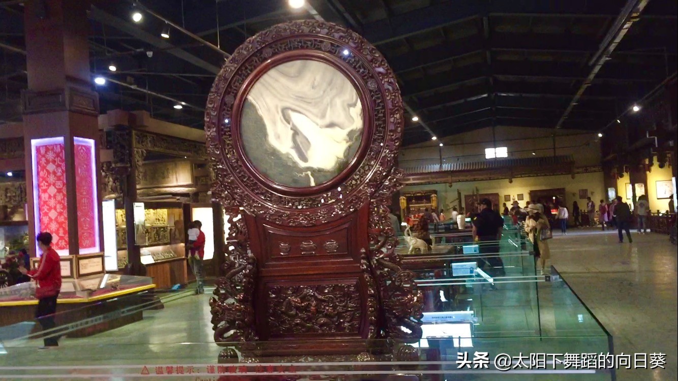 影城展厅价值几个亿，有比它还贵的东西~张贤亮立体文学摘要