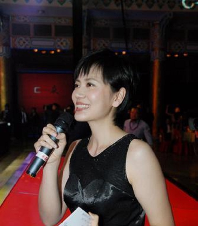 浙大主持人沈冰,央视才女沈冰