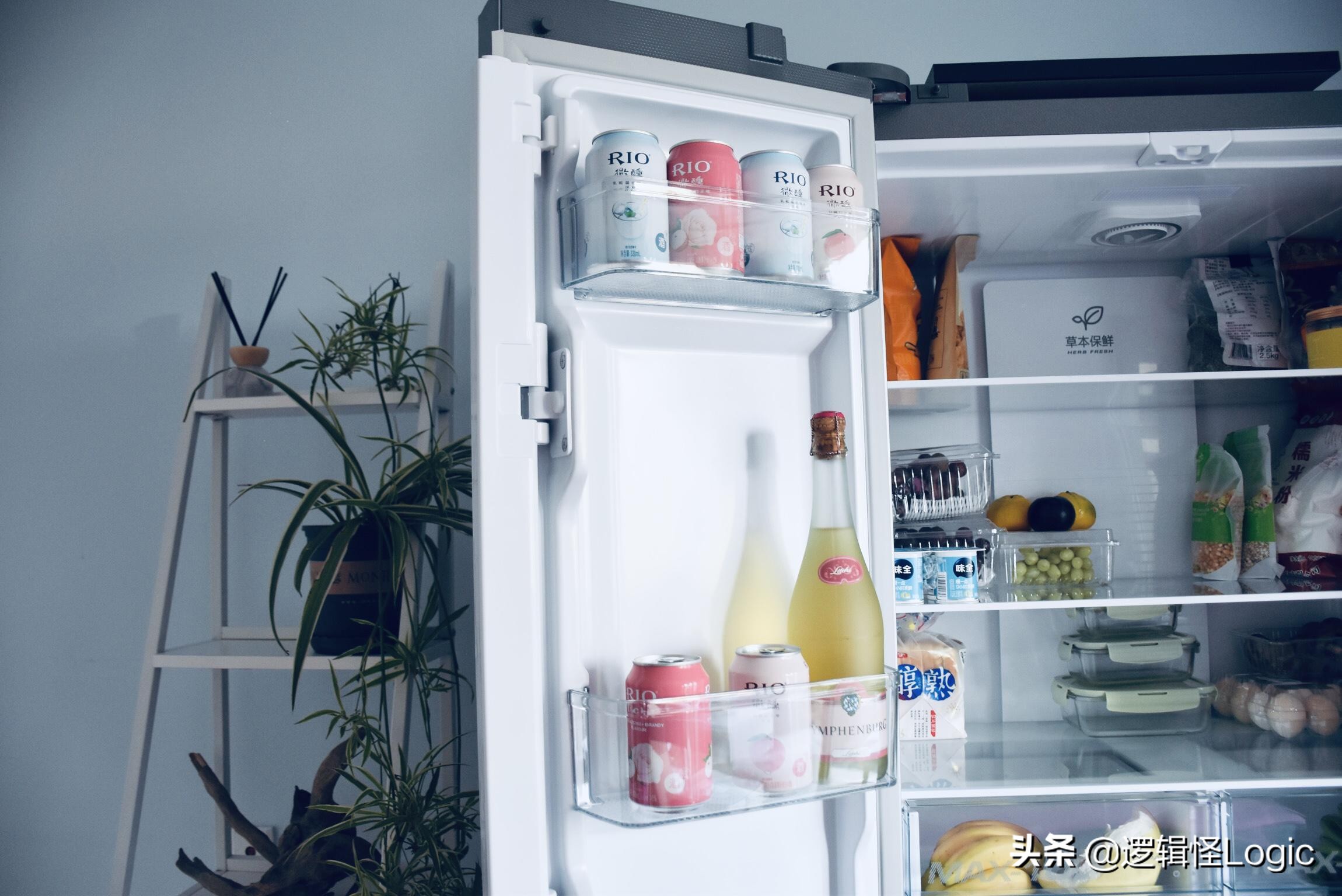 冰箱门内嵌触控屏，451L大空间，全屋家电互联，这款冰箱真秀