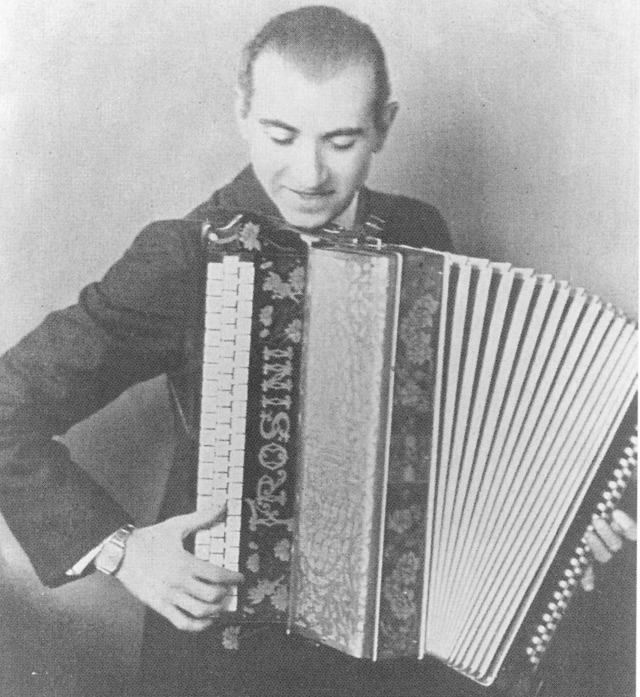 中国当前青年手风琴演奏家排名榜,国外的手风琴演奏家介绍