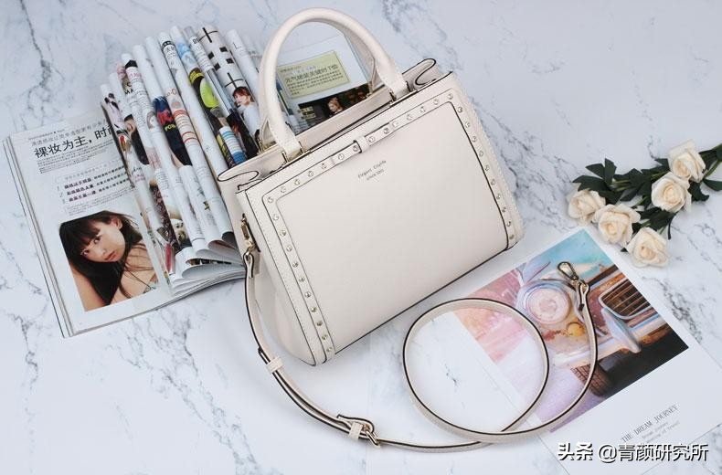 轻奢小众包包种草好看高级不撞款,10款时尚圈最受宠的轻奢包包
