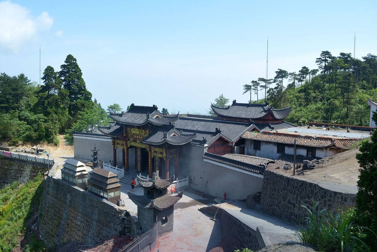 江西这地方有座仙山常年云雾缭绕,江西第一山三清山