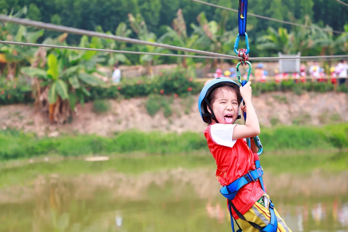 东莞东城万达亲子活动,亲子足球嘉年华广州上演
