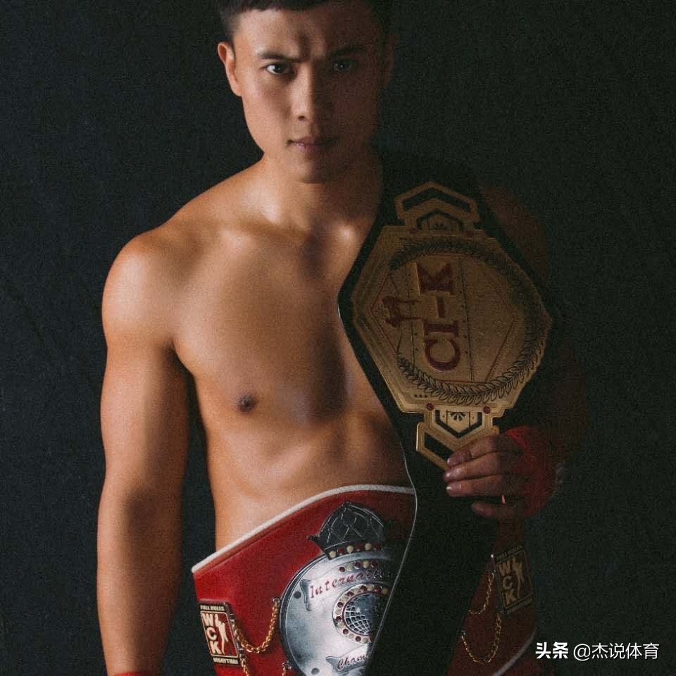 铁英华邓泽奇金腰带之战,铁英华和邓泽奇实力差距多大