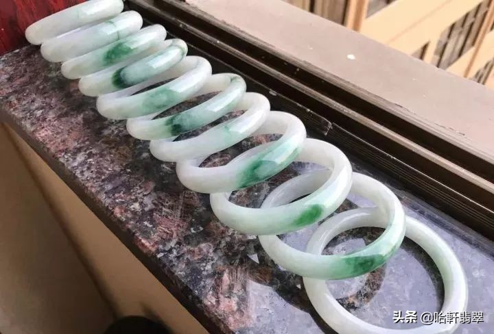 如何轻松分辨翡翠中的“小鲜肉”和“老腊肉”？
