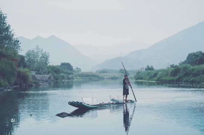 心中有桃花源何处都是山水间,心中若有桃花源何处是水云间