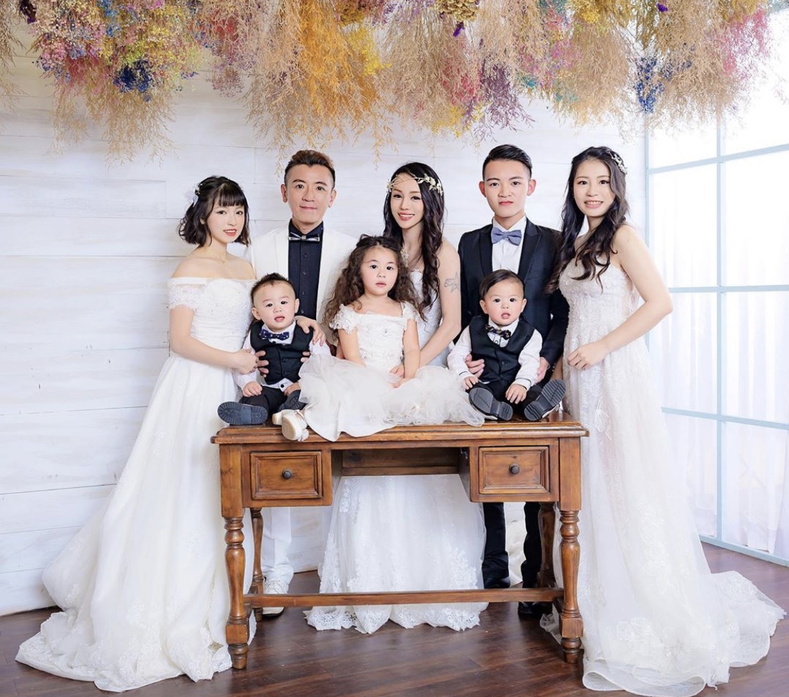 39岁林韦伶为双胞胎儿子语言迟缓忧心忡忡,长女患自闭症仍在治疗