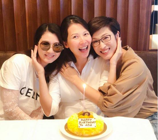 48岁洪欣复出后有点憔悴,48岁洪欣最惊艳的图片