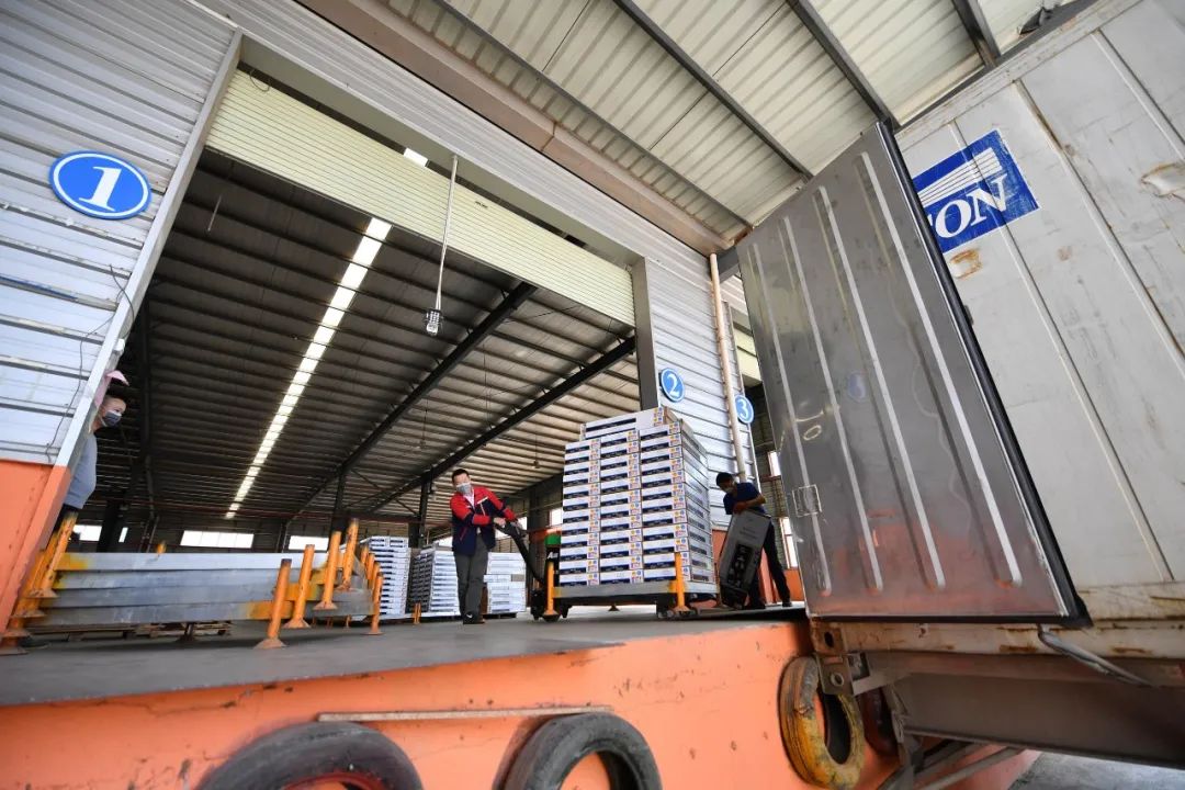 BizPal快报，做外贸的人已经哭了四个月了，出口转内销进退两难？