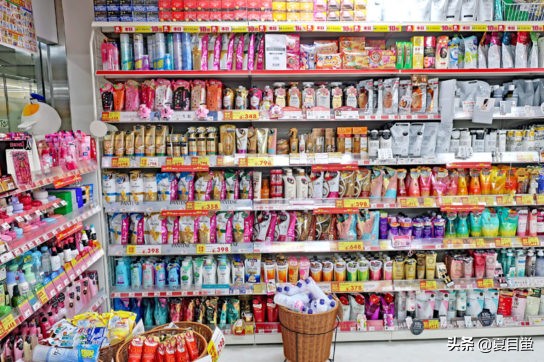 日本药妆店必买水乳,日本药妆店卖生活用品吗