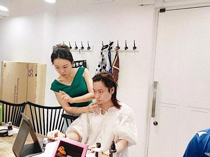 虽然妻离子散，丢掉工作，但我从没后悔做了变性手术