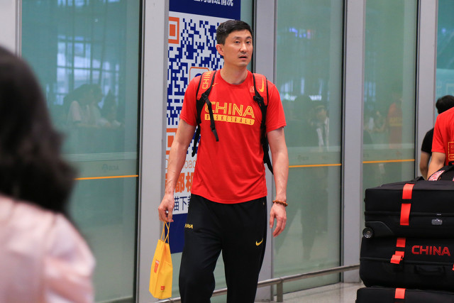 中国cba4月6号的篮球赛,cba篮球今天都有哪些队比赛