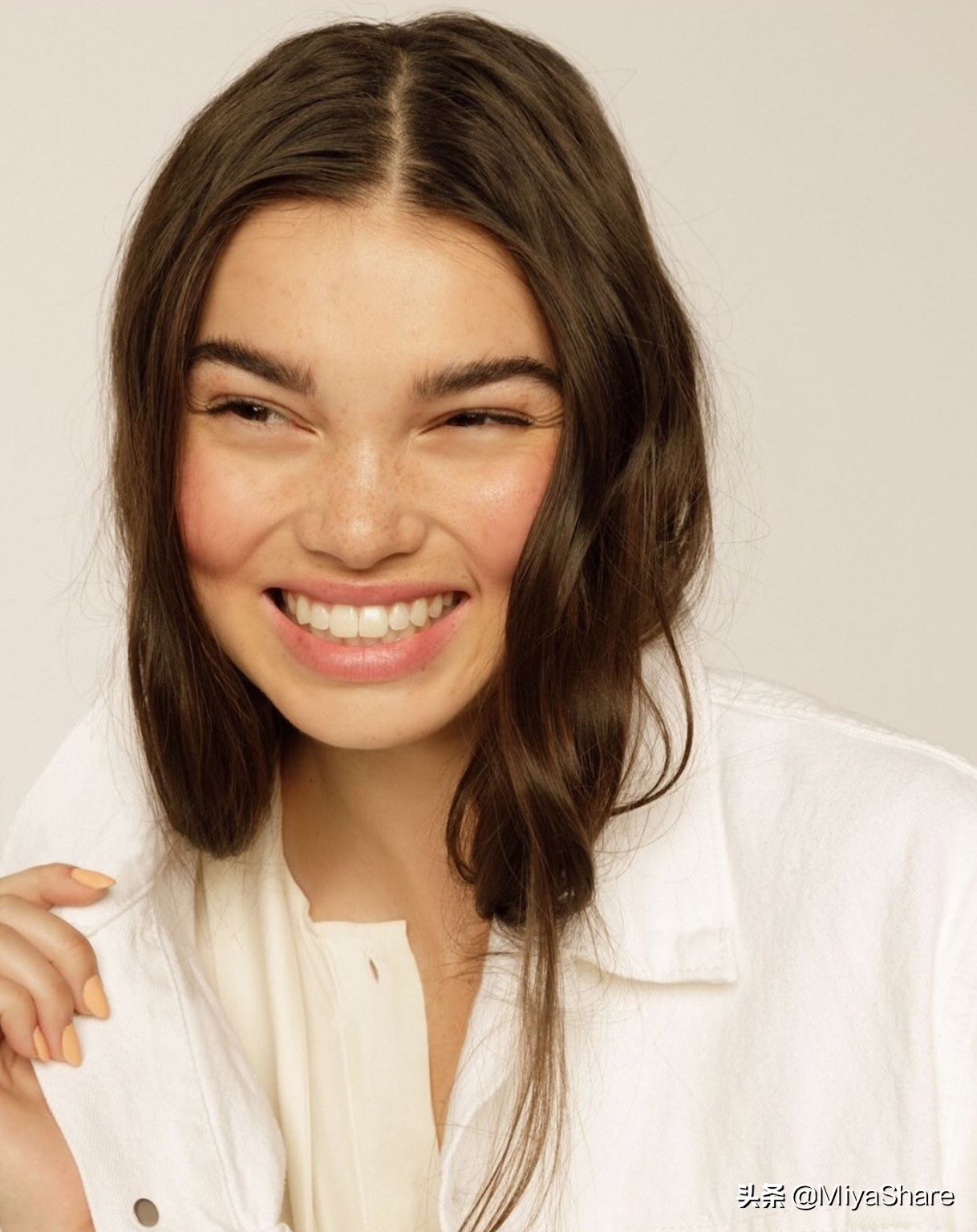 毛孔粗大爱出油可以用吸油纸吗,脸部油毛孔粗大用吸油纸好吗