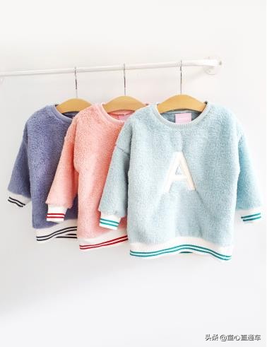 韩国童装短袖t恤搭配,早秋流行什么衣服童装