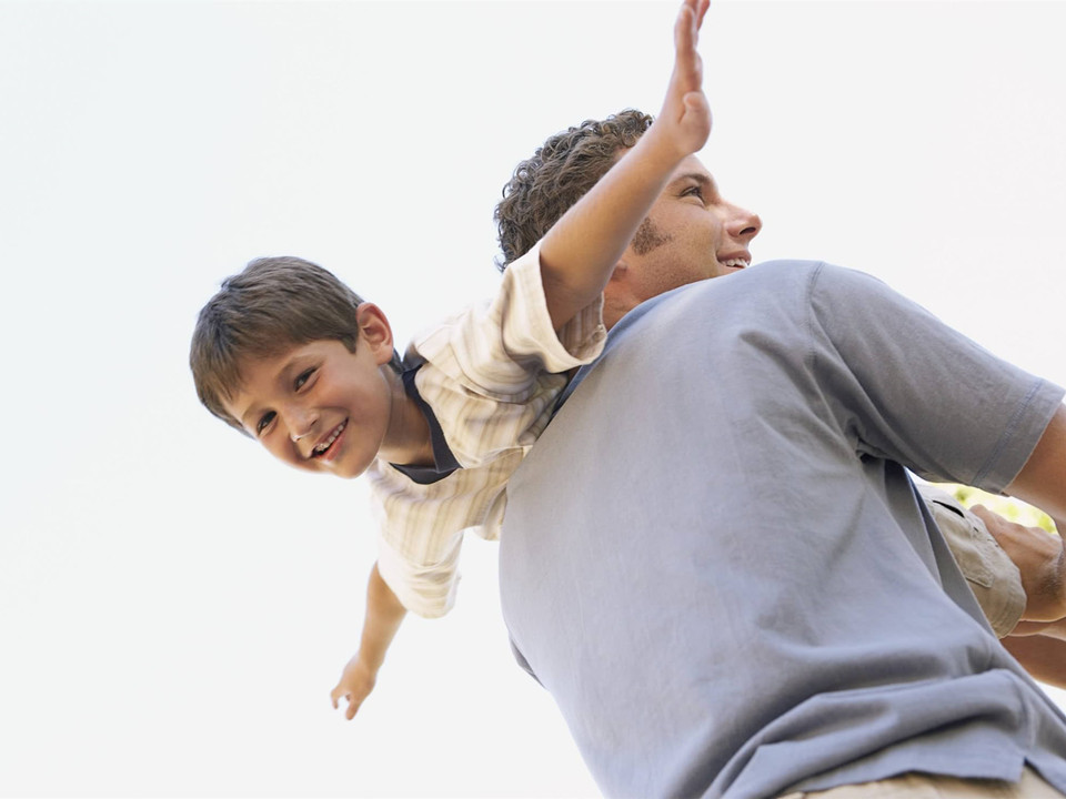 孩子有自闭倾向怎么办,小孩有自闭的症状怎么办