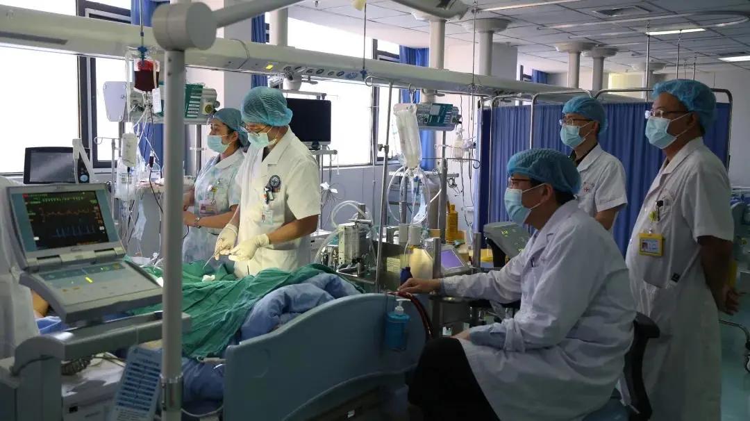 一位“天府学者”的为民情怀——记广元市第一人民医院心血管中心特聘主任、心脏外科顶级专家李巅远教授