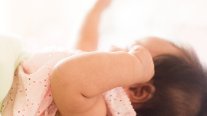 宝贝戴银手镯的危害和好处,长期戴银手镯对身体有危害吗