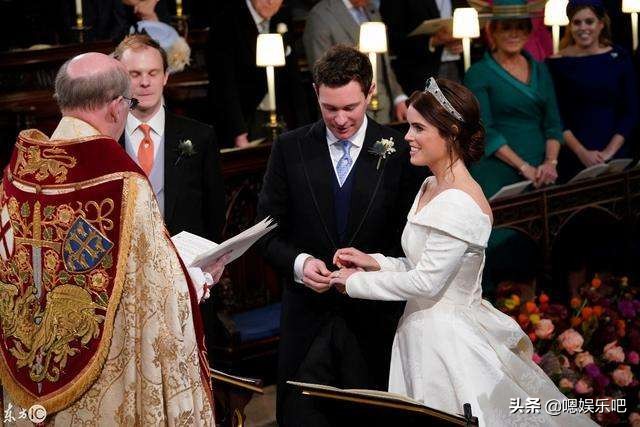 英国王室婚戒一览表,梅根戴的蓝宝石和凯特戴的蓝宝石