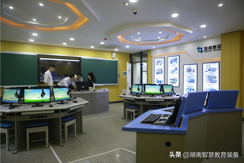 智慧教室多屏互动教学系统,精品录播教室智慧教室设备报价