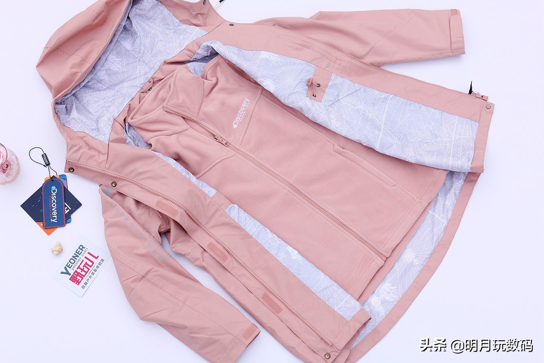 什么冲锋衣时尚好看,冲锋衣高级感秋冬时尚