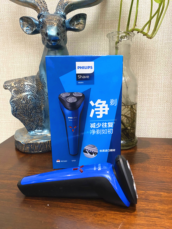 飞利浦小旋风剃须刀使用教程,飞利浦小旋风1000剃须刀评测