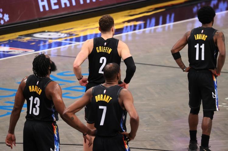 篮网真不受待见!球票半价卖不出,市长喊话+球迷欢呼支持尼克斯