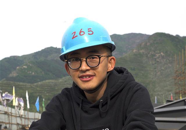 一大学生因感情受挫，遁入五台山，一心向佛，他现在状况如何？