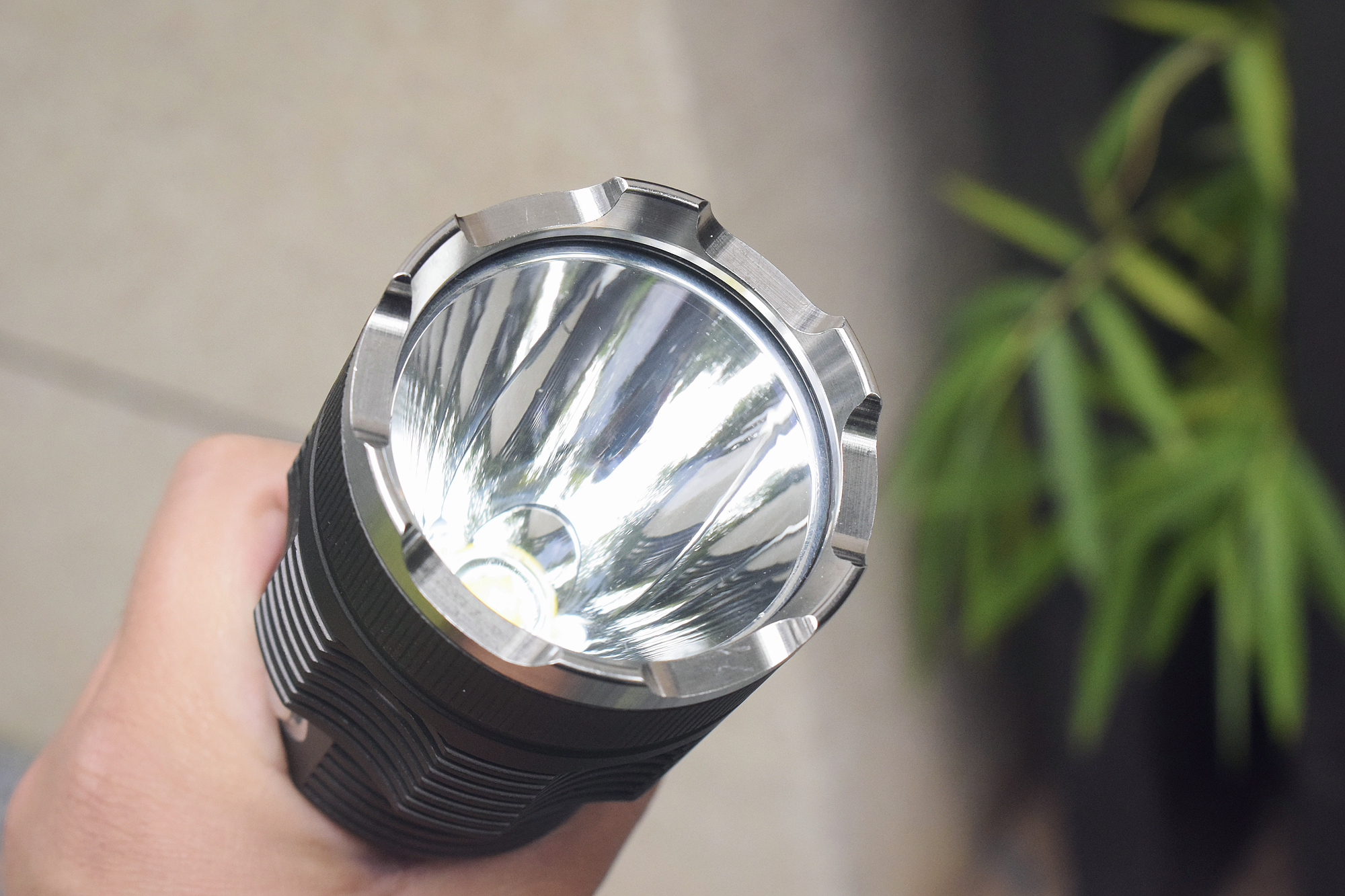 600流明户外手电,65000流明户外泛光手电