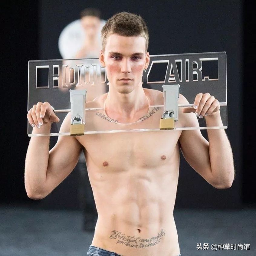 对不起是我不配什么梗,对不起是我不配伴奏