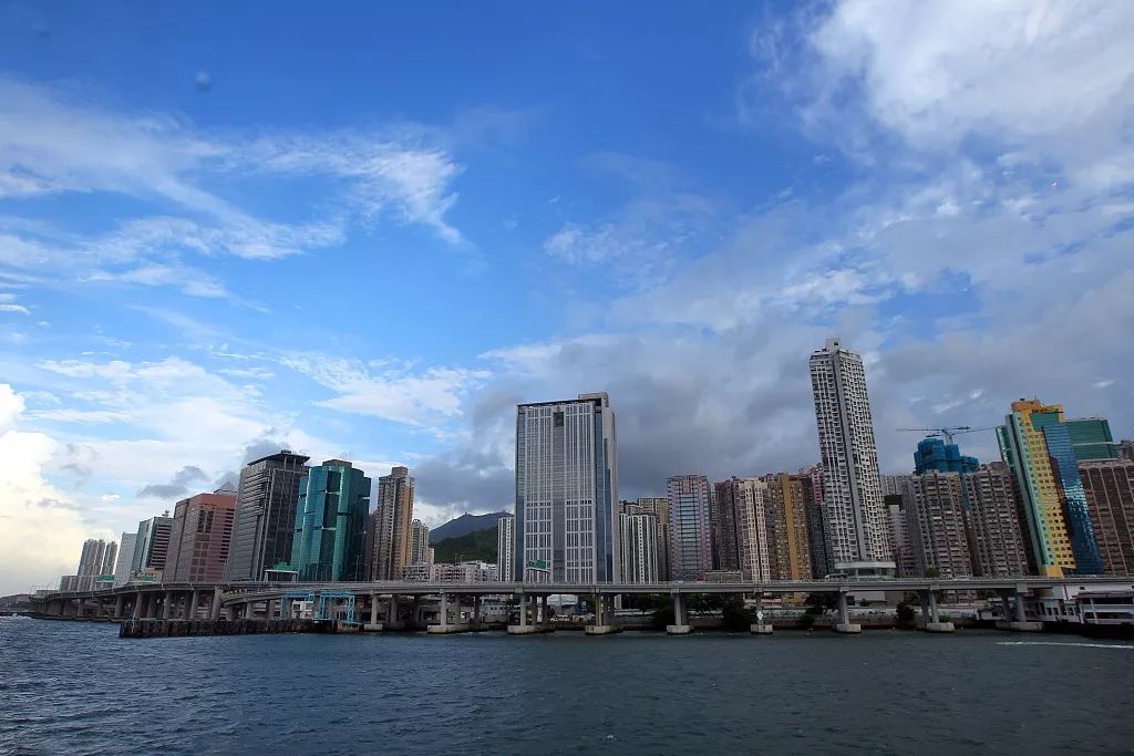 从“钟表大王“到”娱乐之王”，传言全港女星都曾经他之手